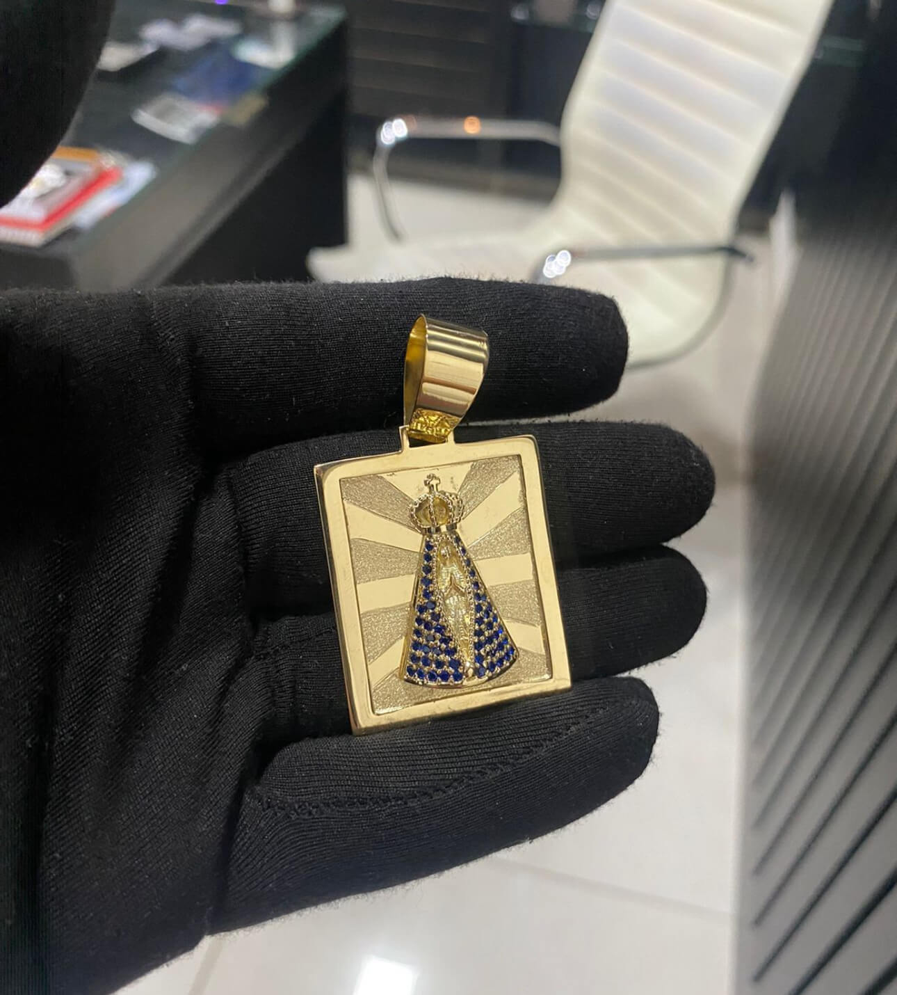 Pingente Placa 15g Nossa Senhora Aparecida 3D Cravejada